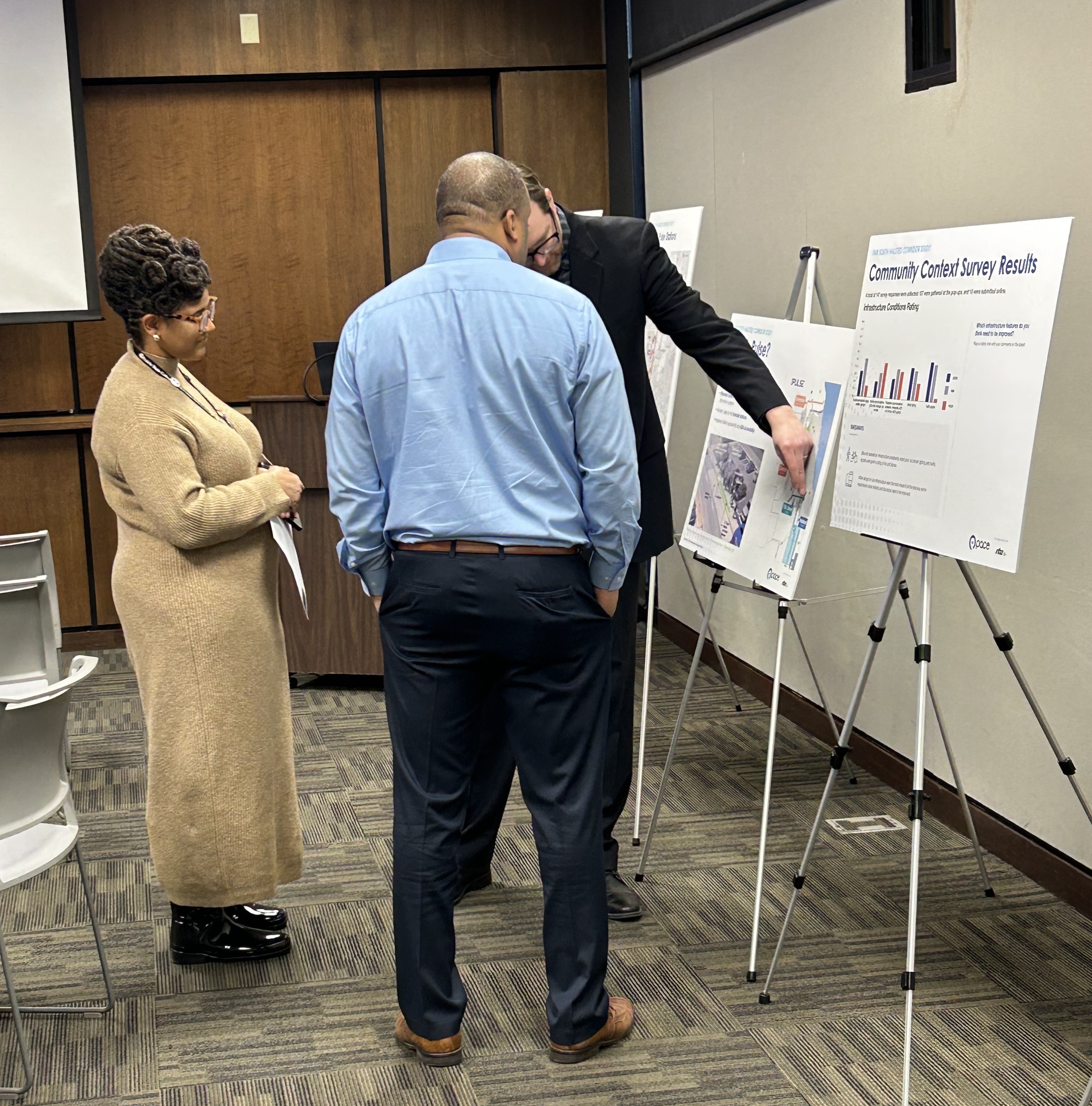 Image of participants at Far South Halsted public meeting