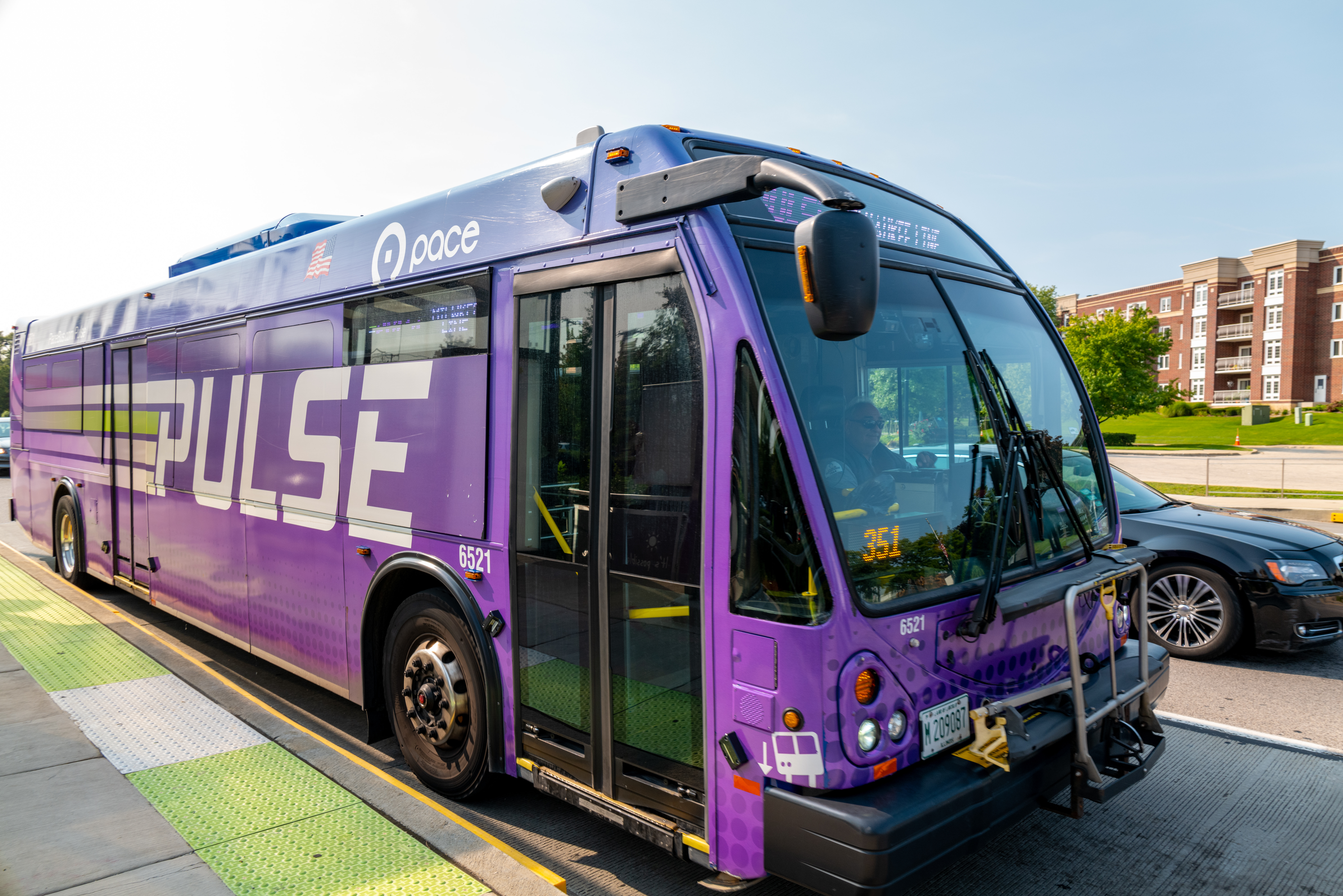 Image of Pulse Bus in Niles IL